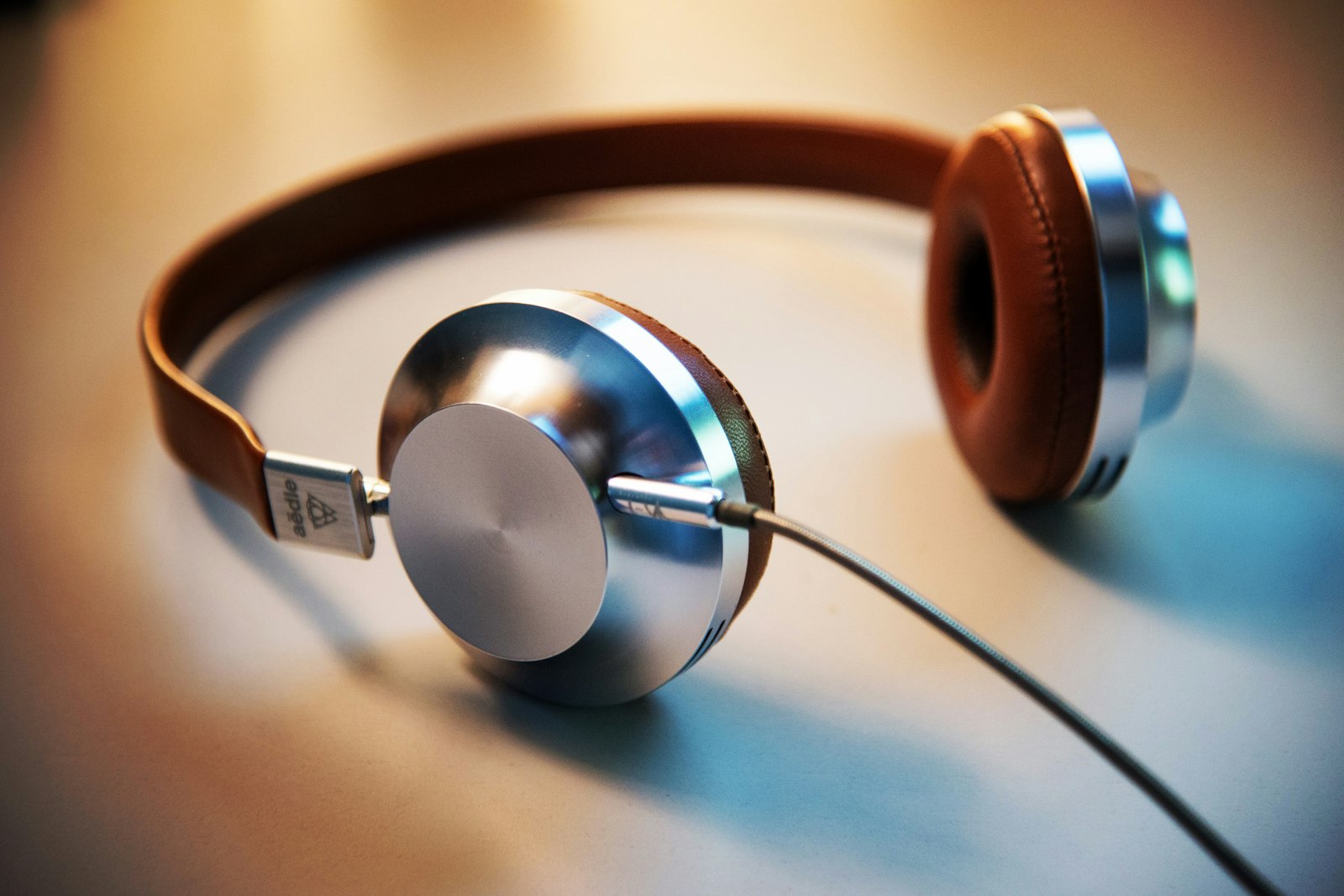 Leather headphones with a metal cup